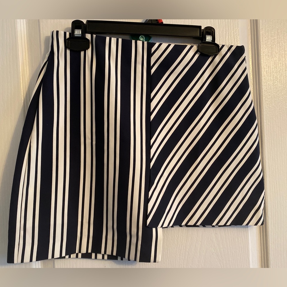 ZARA Trafaluc Asymmetric Skirt NWT - size L